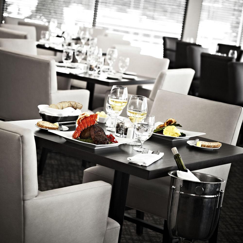 Hotel Delta By Marriott Waterfront 4*