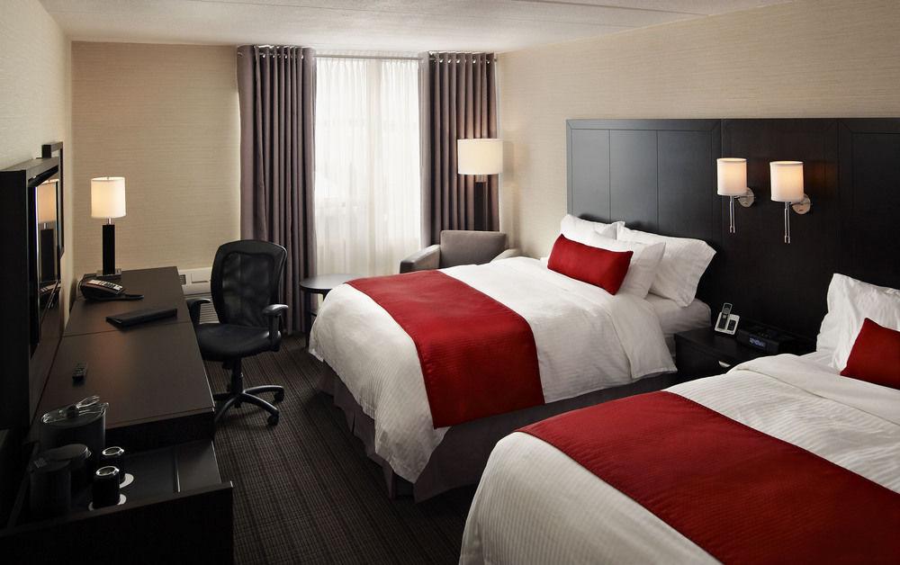Hotel Delta By Marriott Waterfront 4*