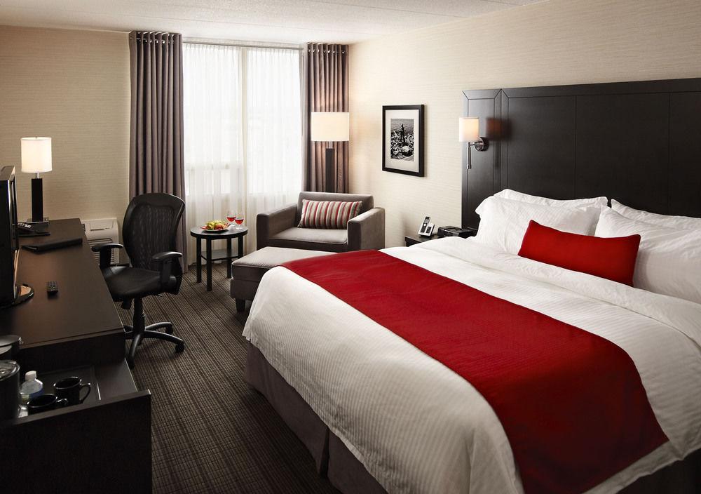 Delta By Marriott Waterfront Hotel 4*