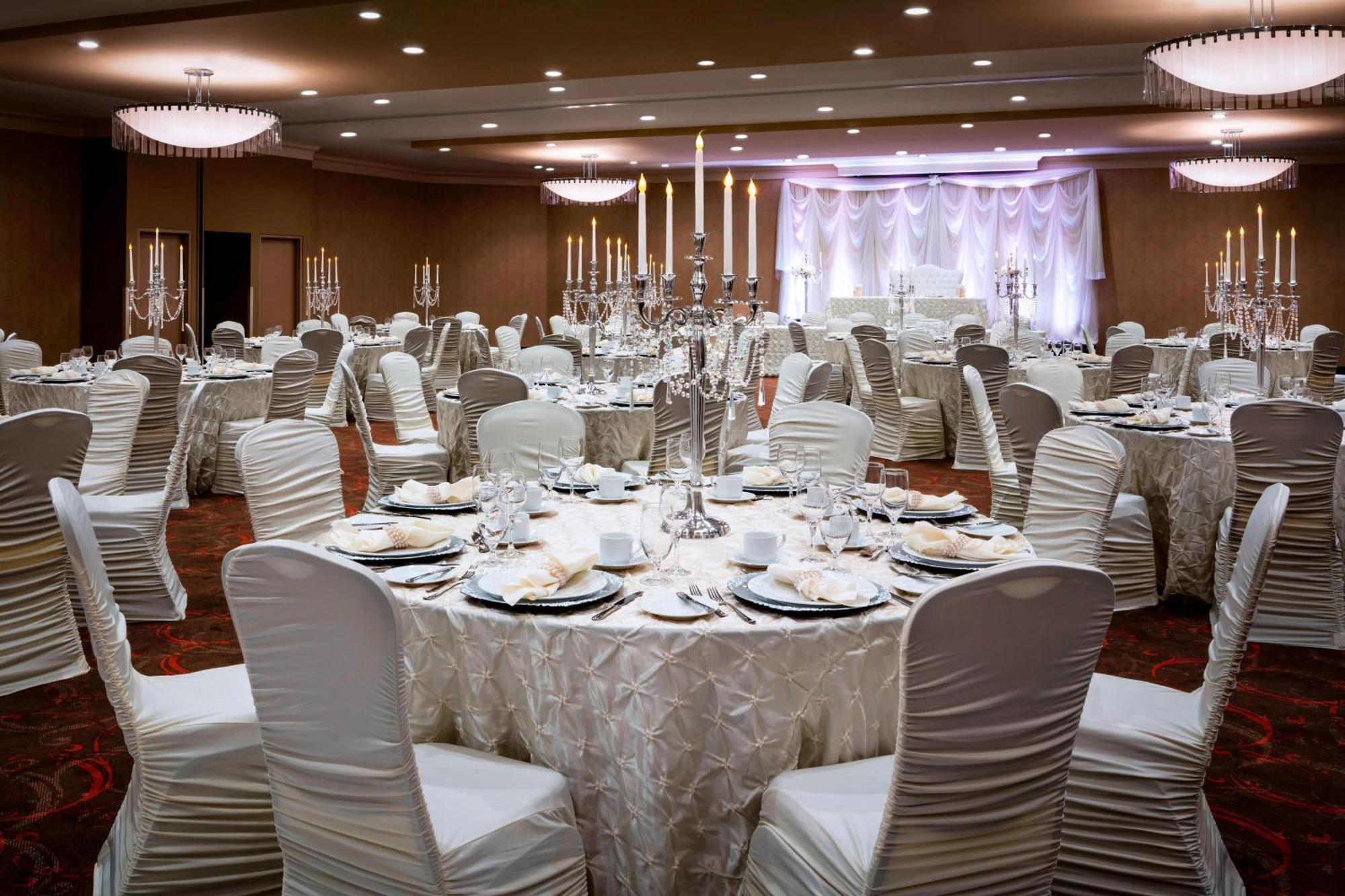 Delta By Marriott Waterfront 4*